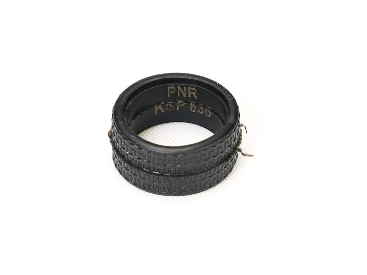 Neumático MiniZ 11mm Snakeskin pistas RCPTracks 30 grados - imagen 1