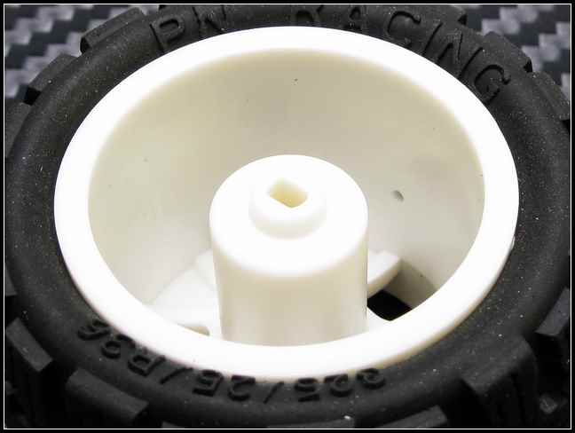 Pneus de style Monster pour buggy Kyosho MiniZ, fabriqués par PN Racin - imagen 1