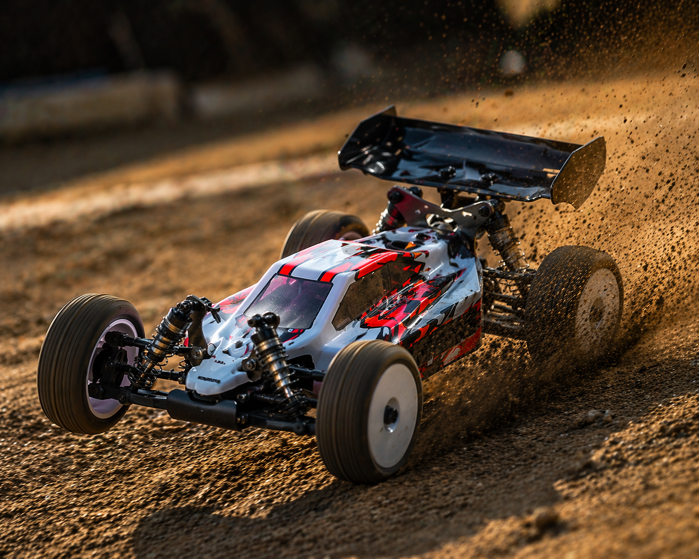 Mantén tu Kyosho Lazer ZX5 siempre listo para competir con una selección de recambios